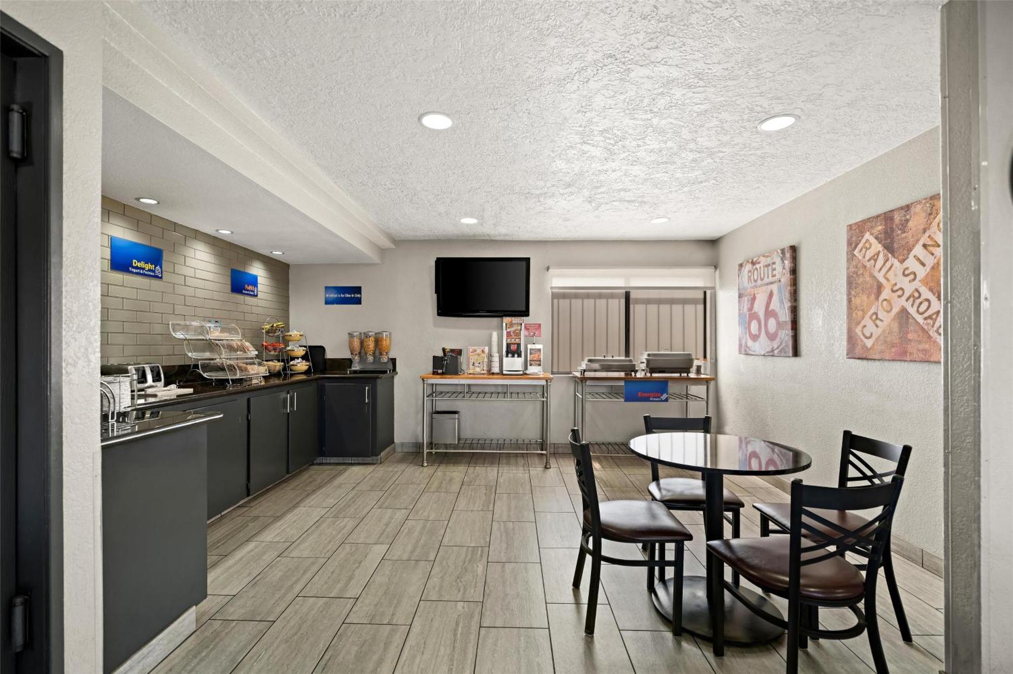 Best Western Desert Villa Inn Барстоу Экстерьер фото